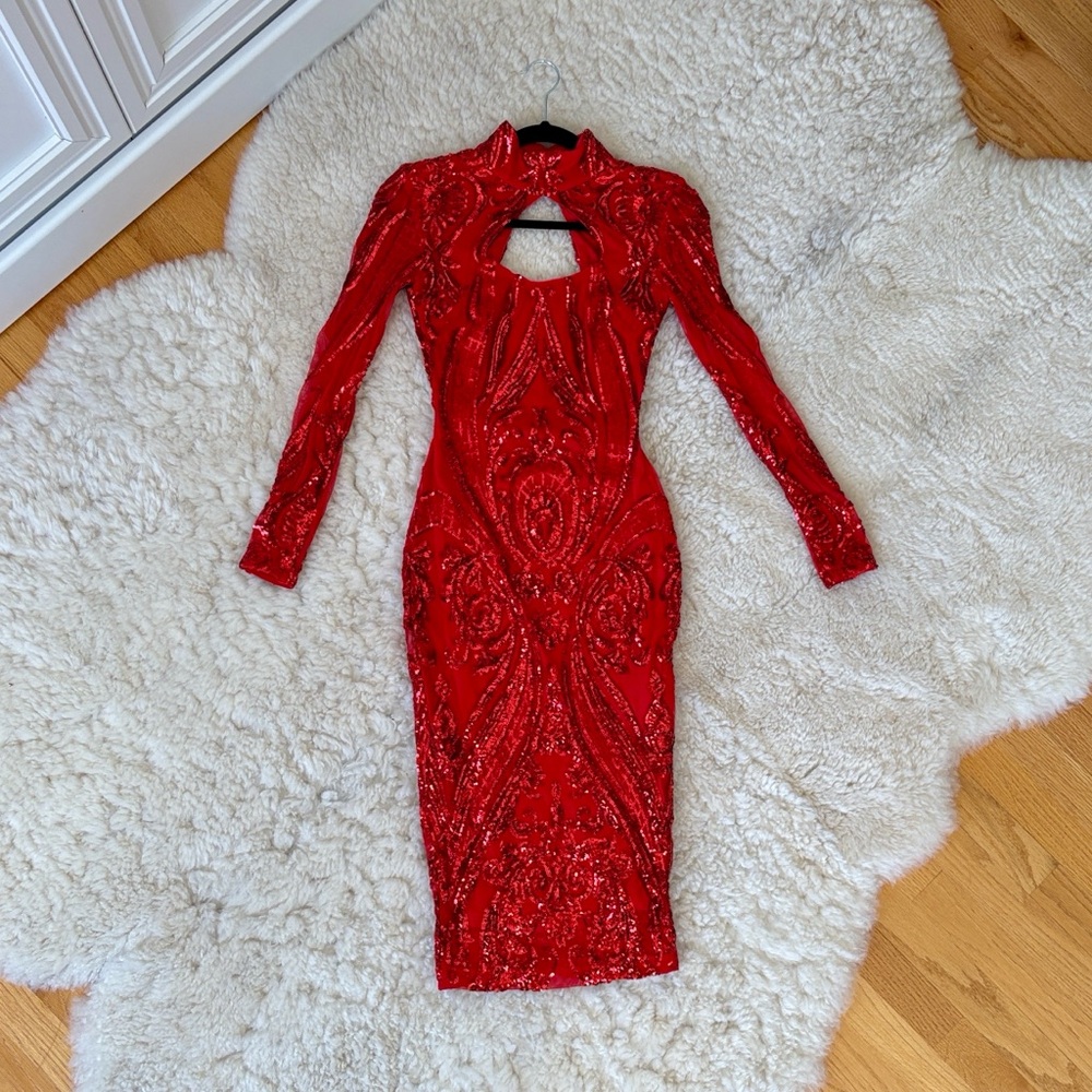 Elegant Red Sequin Keyhole Dress Size S